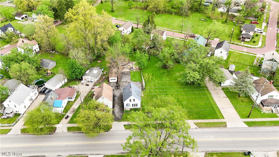642 Parkman Road NW Warren OH 44485