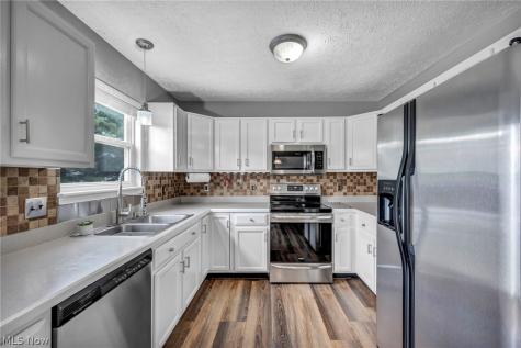 1174 Brittany Boulevard Akron OH 44312