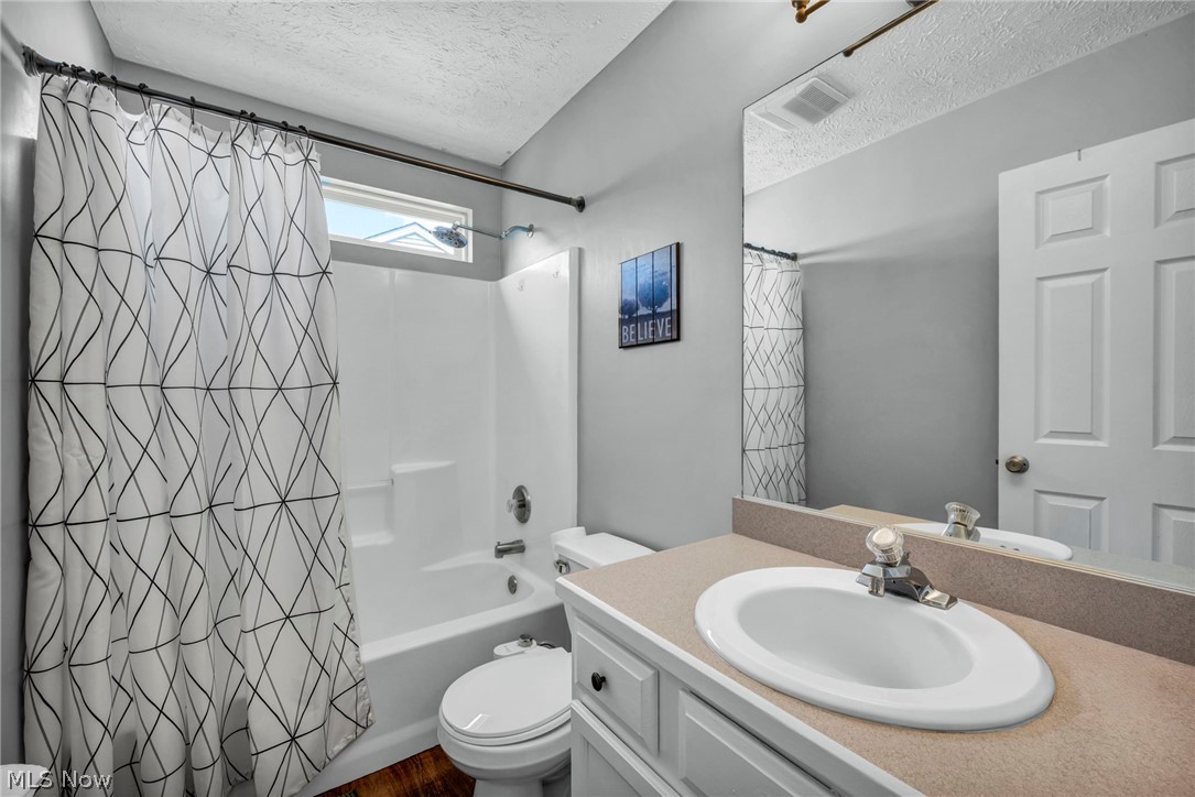 1174 Brittany Boulevard Akron OH 44312
