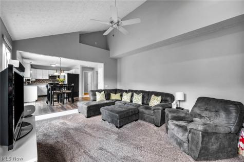 1174 Brittany Boulevard Akron OH 44312