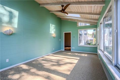 10027 Peachtree Drive Strongsville OH 44149