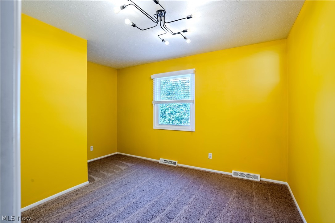 10027 Peachtree Drive Strongsville OH 44149