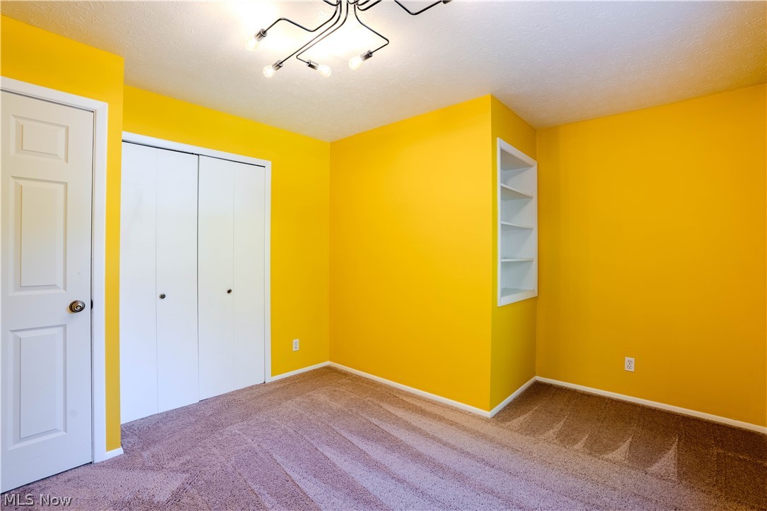 10027 Peachtree Drive Strongsville OH 44149