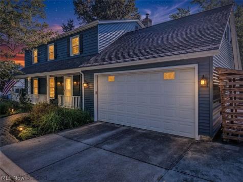 10027 Peachtree Drive Strongsville OH 44149