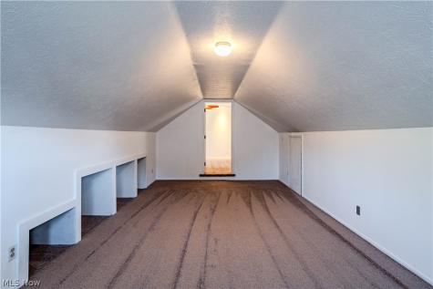 10027 Peachtree Drive Strongsville OH 44149