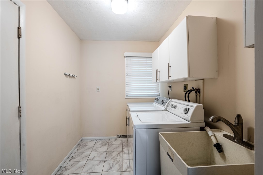 10027 Peachtree Drive Strongsville OH 44149