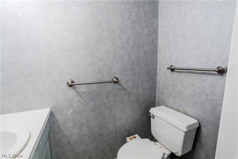 10027 Peachtree Drive Strongsville OH 44149