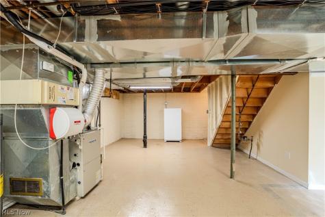 10027 Peachtree Drive Strongsville OH 44149