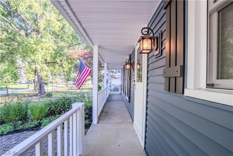 10027 Peachtree Drive Strongsville OH 44149