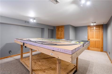 10027 Peachtree Drive Strongsville OH 44149
