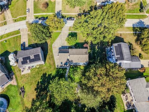 10027 Peachtree Drive Strongsville OH 44149