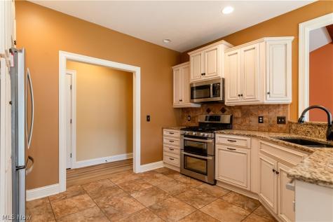 8500 Sandbridge Street NW Massillon OH 44646
