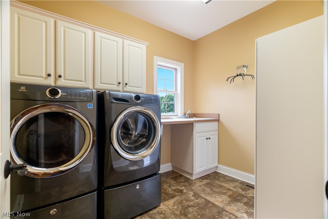 8500 Sandbridge Street NW Massillon OH 44646