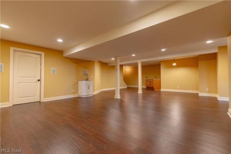 8500 Sandbridge Street NW Massillon OH 44646