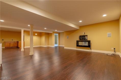 8500 Sandbridge Street NW Massillon OH 44646