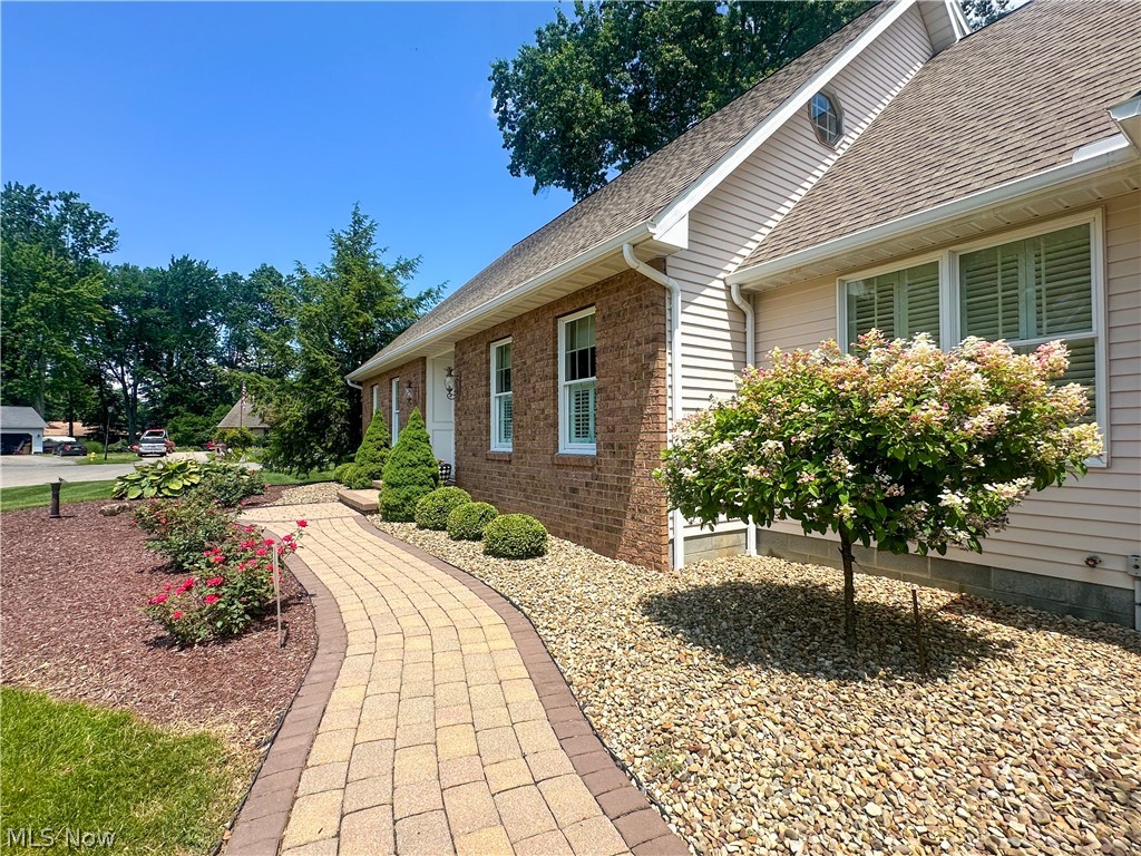 100 Onyx Place Cortland OH 44410
