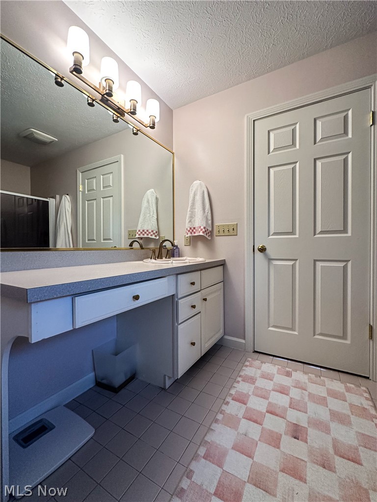 100 Onyx Place Cortland OH 44410