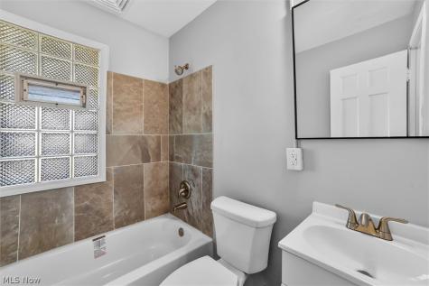 13510 Bennington Avenue Cleveland OH 44135