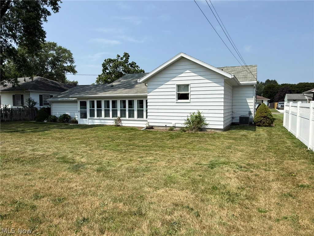 1031 Kaderly Street NW New Philadelphia OH 44663