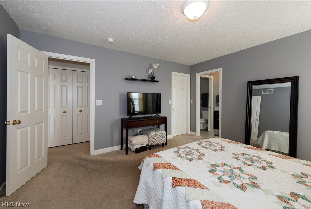 37049 Chaddwyck Lane North Ridgeville OH 44039