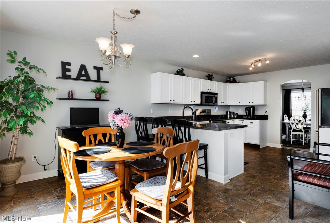 37049 Chaddwyck Lane North Ridgeville OH 44039