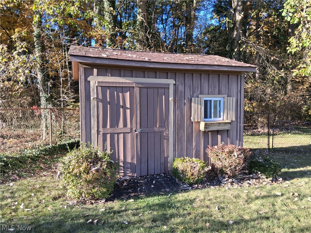 3941 Welcker Warren OH 44483