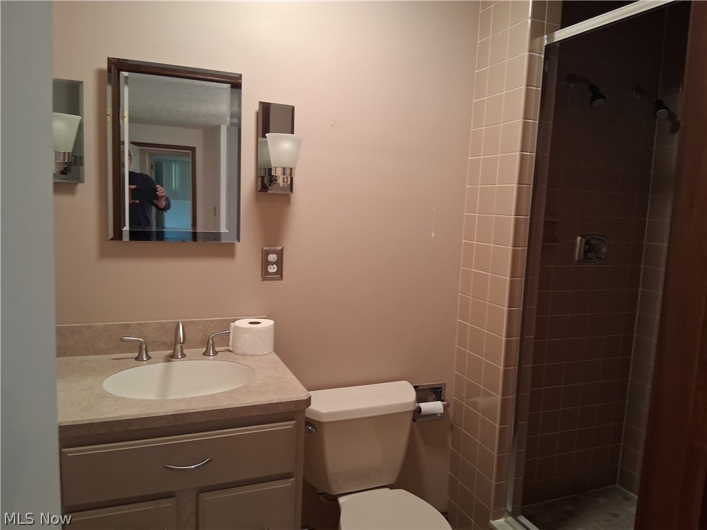 3941 Welcker Warren OH 44483