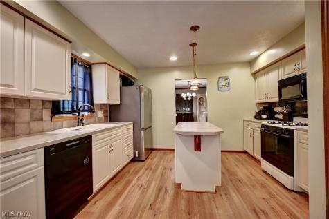 1036 Briarview Avenue NW North Canton OH 44720