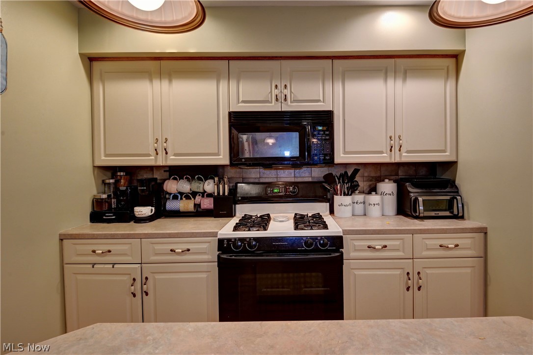 1036 Briarview Avenue NW North Canton OH 44720