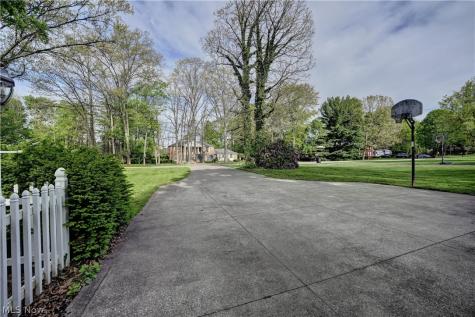 1036 Briarview Avenue NW North Canton OH 44720