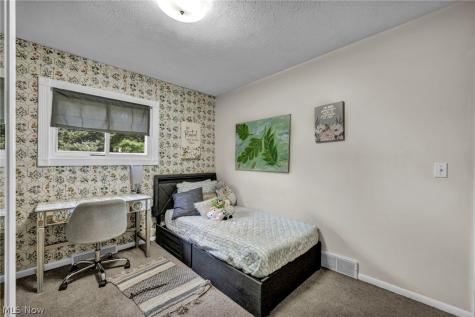 141 Pinewood Drive Elyria OH 44035
