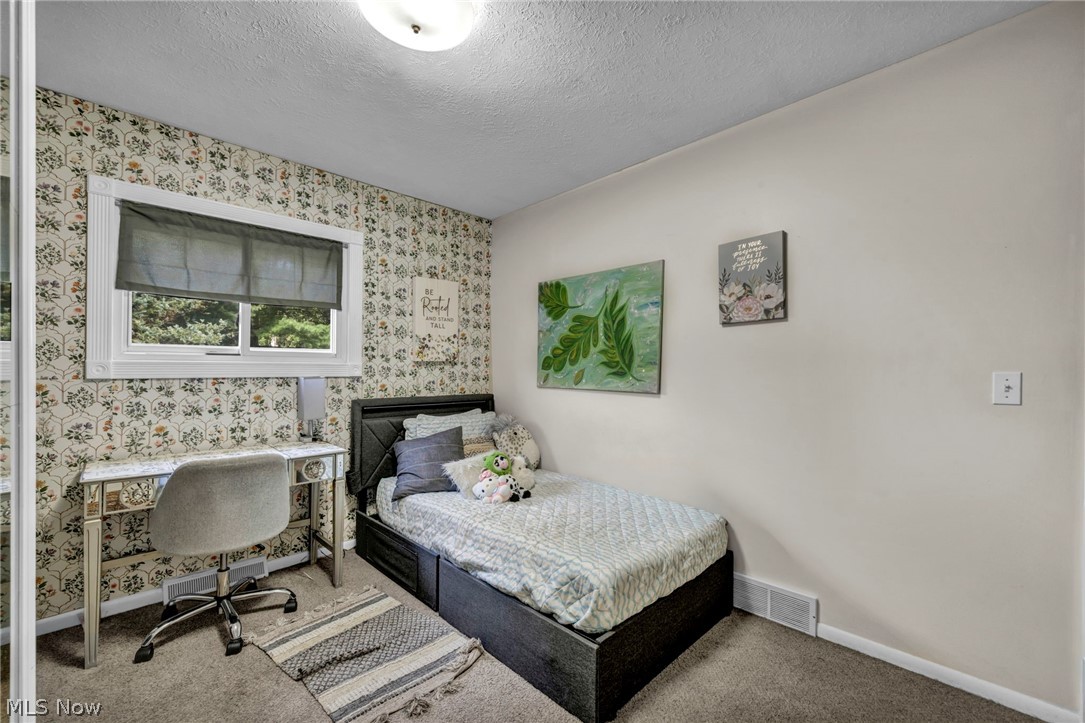 141 Pinewood Drive Elyria OH 44035