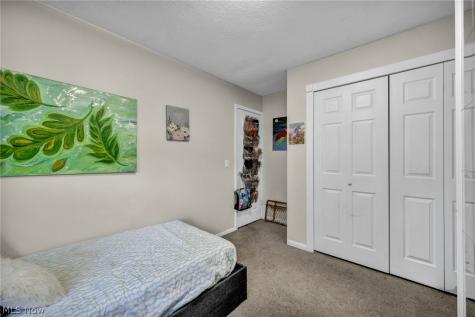 141 Pinewood Drive Elyria OH 44035