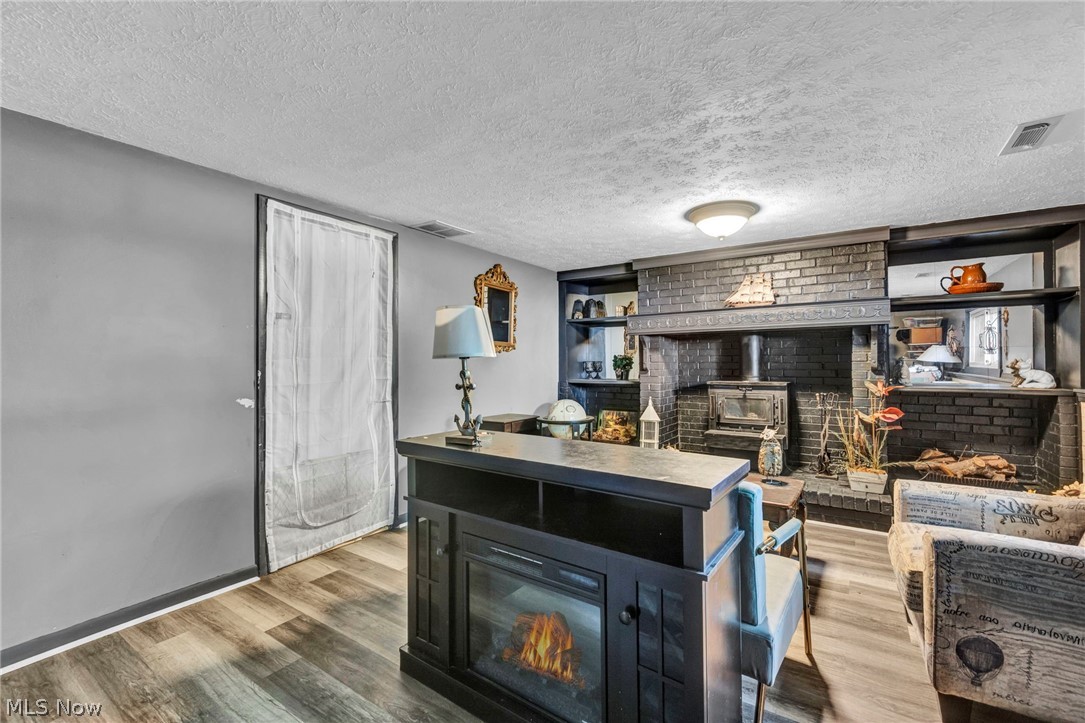 141 Pinewood Drive Elyria OH 44035