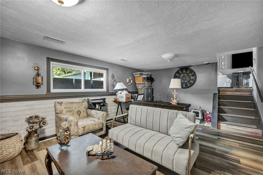 141 Pinewood Drive Elyria OH 44035