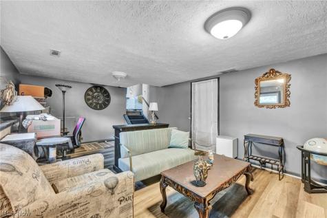 141 Pinewood Drive Elyria OH 44035