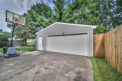 141 Pinewood Drive Elyria OH 44035