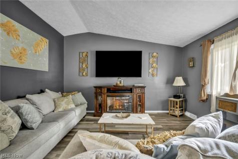 141 Pinewood Drive Elyria OH 44035