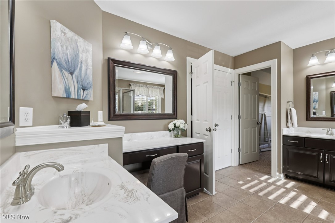 4292 Burberry Circle Avon OH 44011