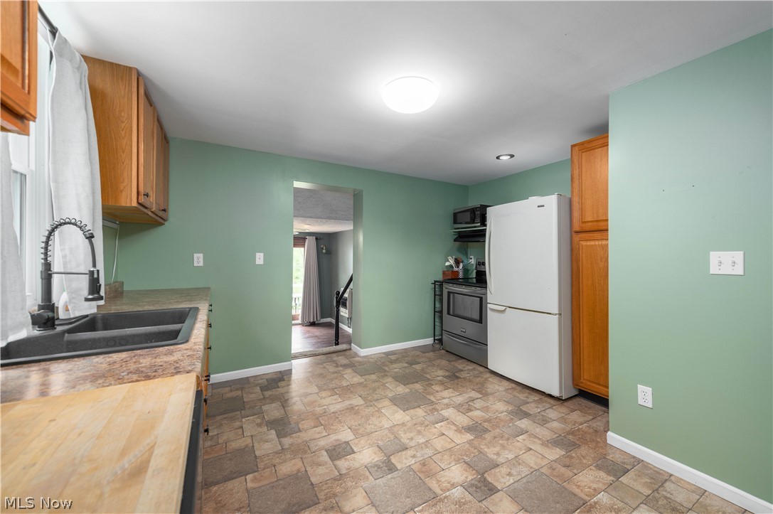 10716 Green Road Wakeman OH 44889