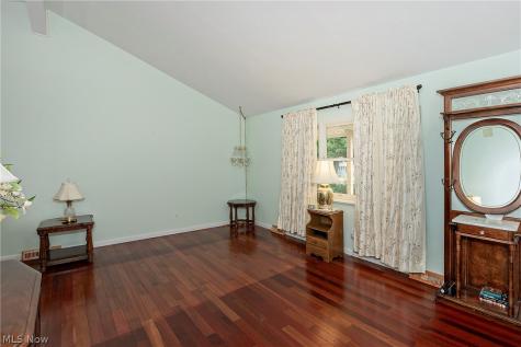 1300 Giesse Drive Mayfield Heights OH 44124