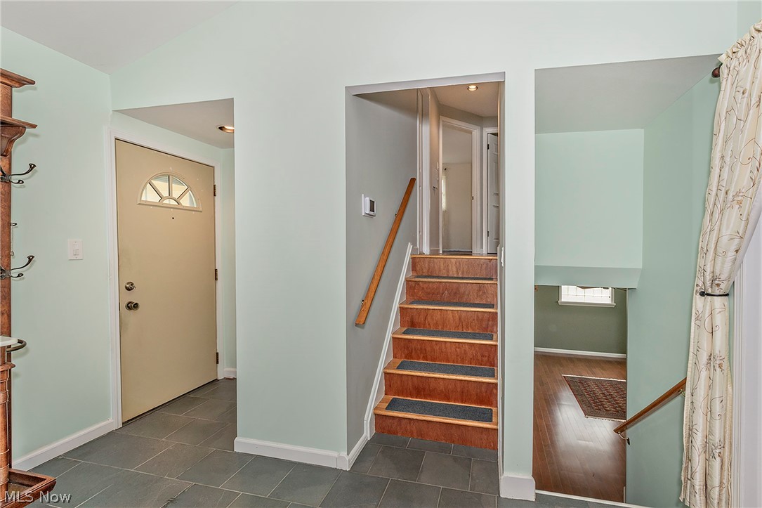 1300 Giesse Drive Mayfield Heights OH 44124