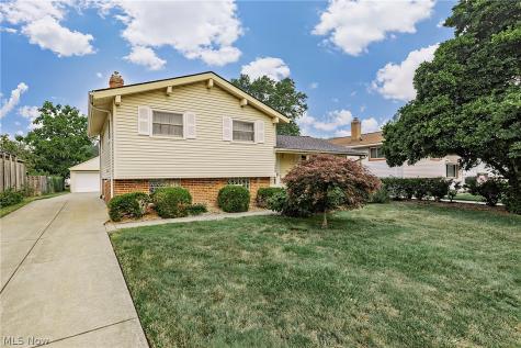 1300 Giesse Drive Mayfield Heights OH 44124
