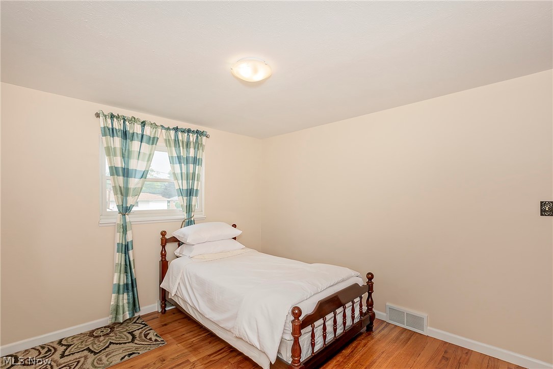 1300 Giesse Drive Mayfield Heights OH 44124