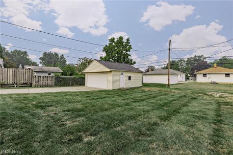 1300 Giesse Drive Mayfield Heights OH 44124