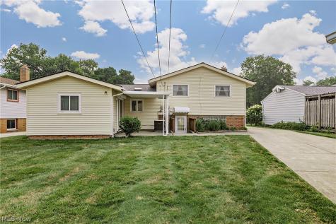 1300 Giesse Drive Mayfield Heights OH 44124
