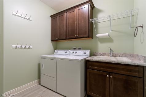 2248 Grimsby Street NW North Canton OH 44720