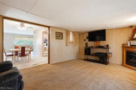 819 Navajo Trail Macedonia OH 44056