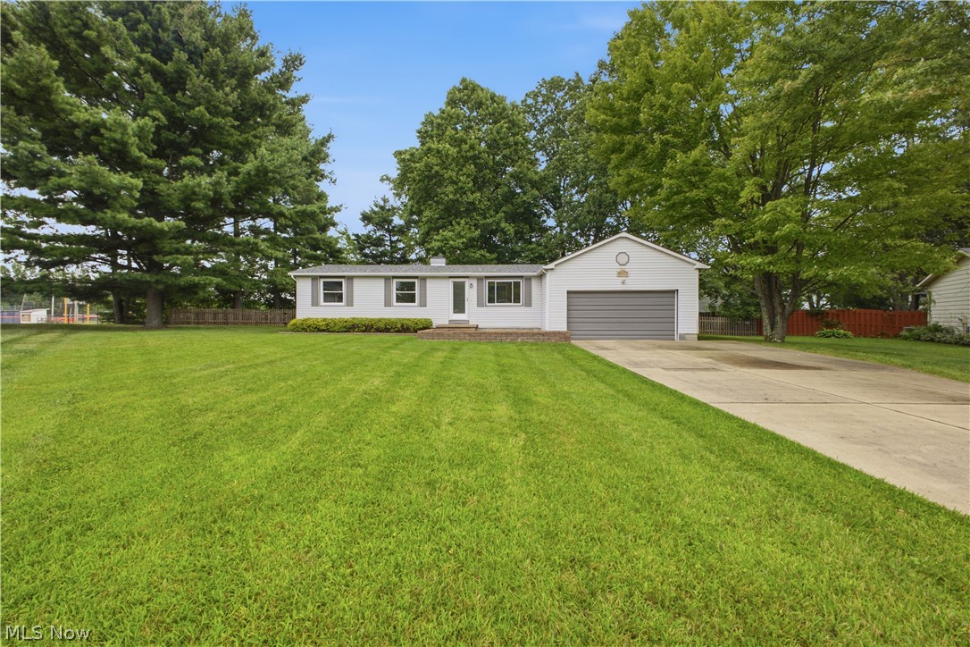 1734 Shannon Circle Mineral Ridge OH 44440