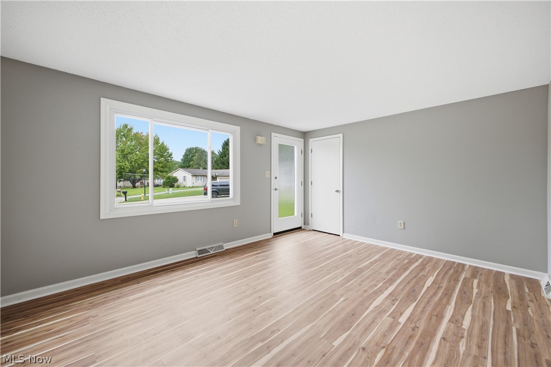1734 Shannon Circle Mineral Ridge OH 44440